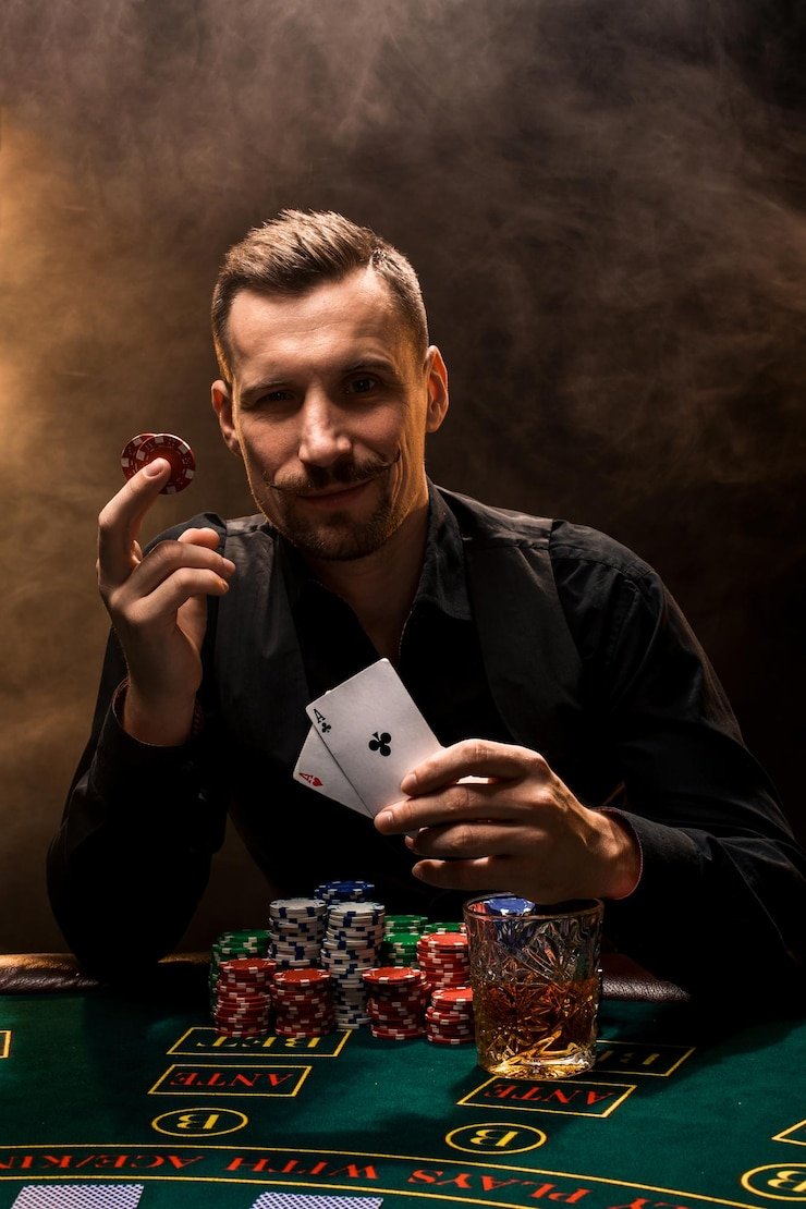 Tampilan permainan Sic Bo Dadu di aplikasi ebobet dengan live dealer dan tabel taruhan